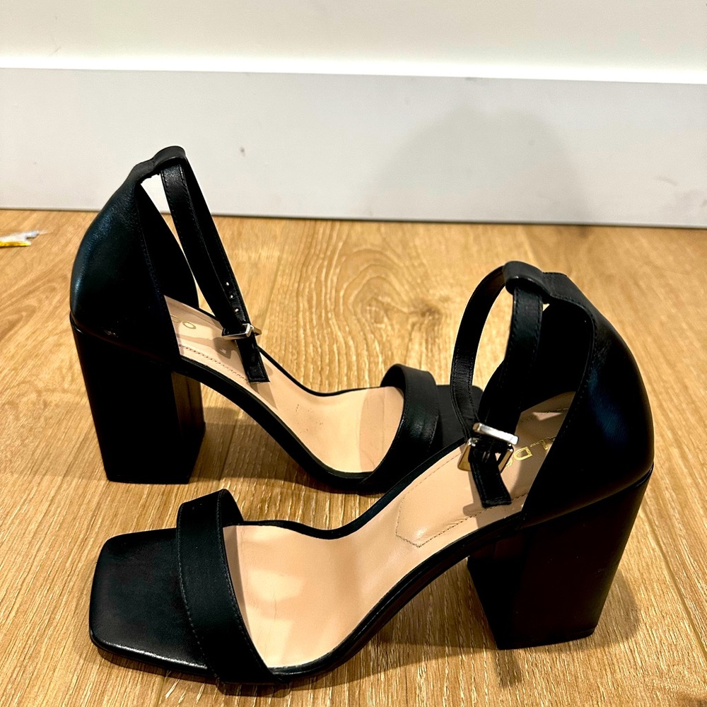 Black Aldo block heels- New